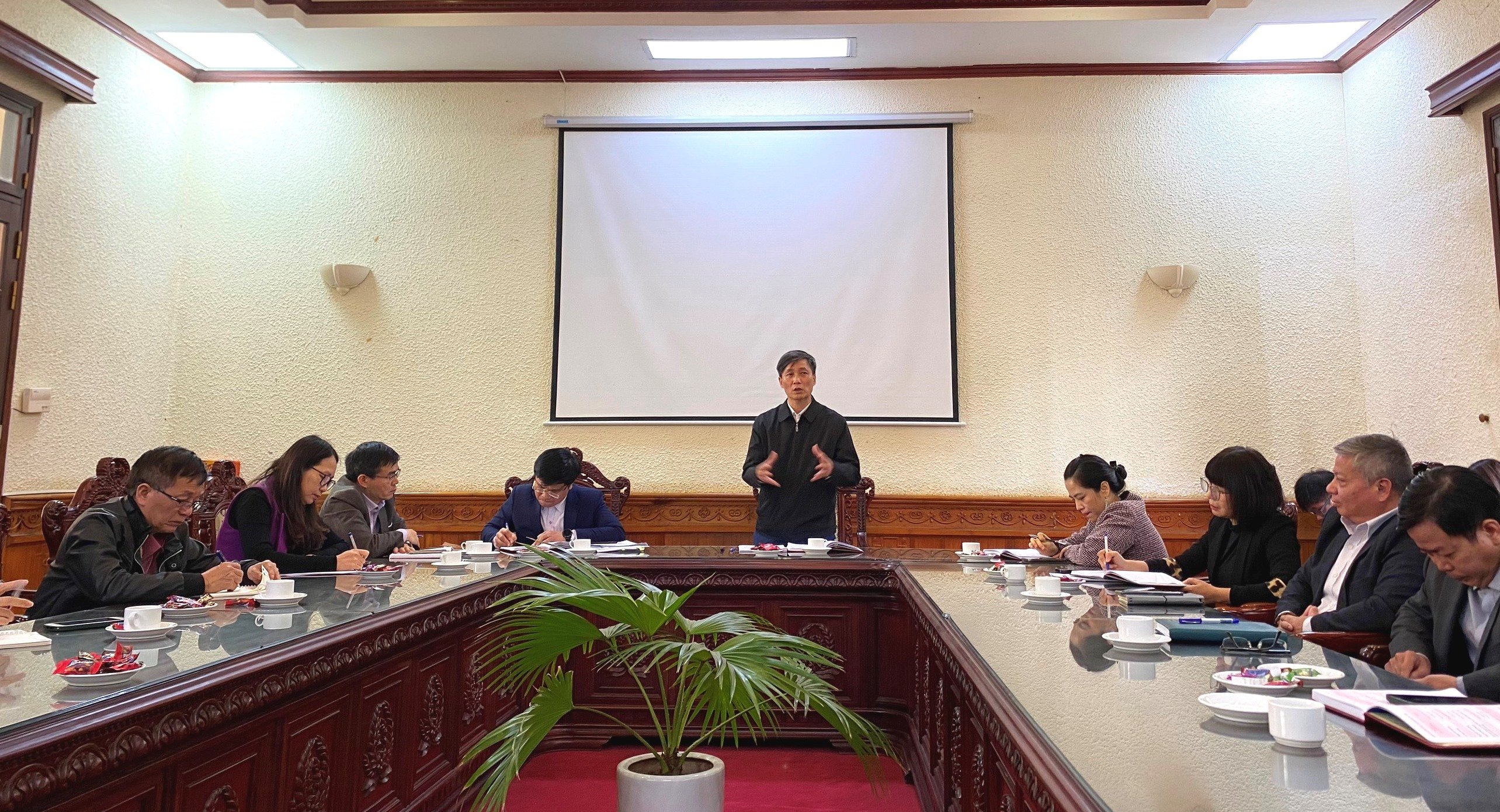 Thứ trưởng Nguyễn Khánh Ngọc làm việc với Viện Khoa học pháp lý về nhiệm vụ trọng tâm, kế hoạch công tác năm 2023