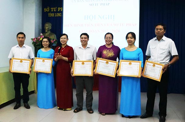 Sở Tư pháp Long An: Tổ chức Hội nghị điển hình tiên tiến giai đoạn 2015-2020
