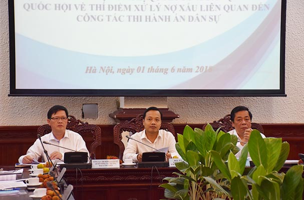 Phối hợp chặt chẽ để kịp thời tháo gỡ các khó khăn khi xử lý nợ xấu trong THADS