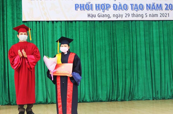 Trường Cao đẳng Luật miền Nam tổ chức Lễ Bế giảng và Khai giảng các lớp Trung cấp Luật