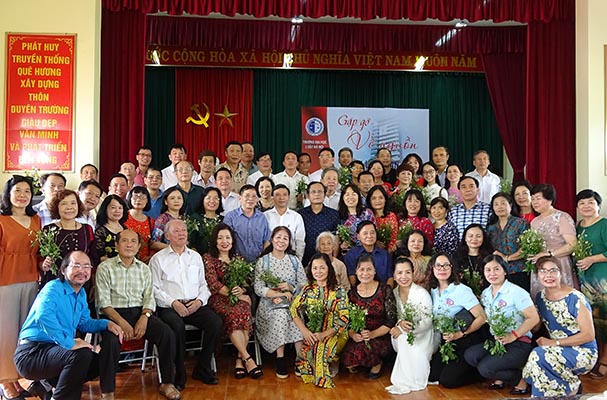 Trường Đại học Luật Hà Nội về nguồn thăm lại Quán Gánh