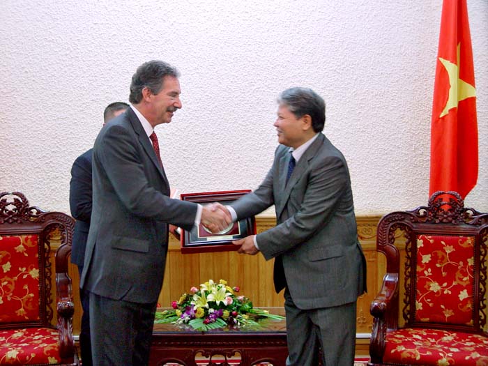 Vietnam - United States: to cooperate with each other for mutual benefit