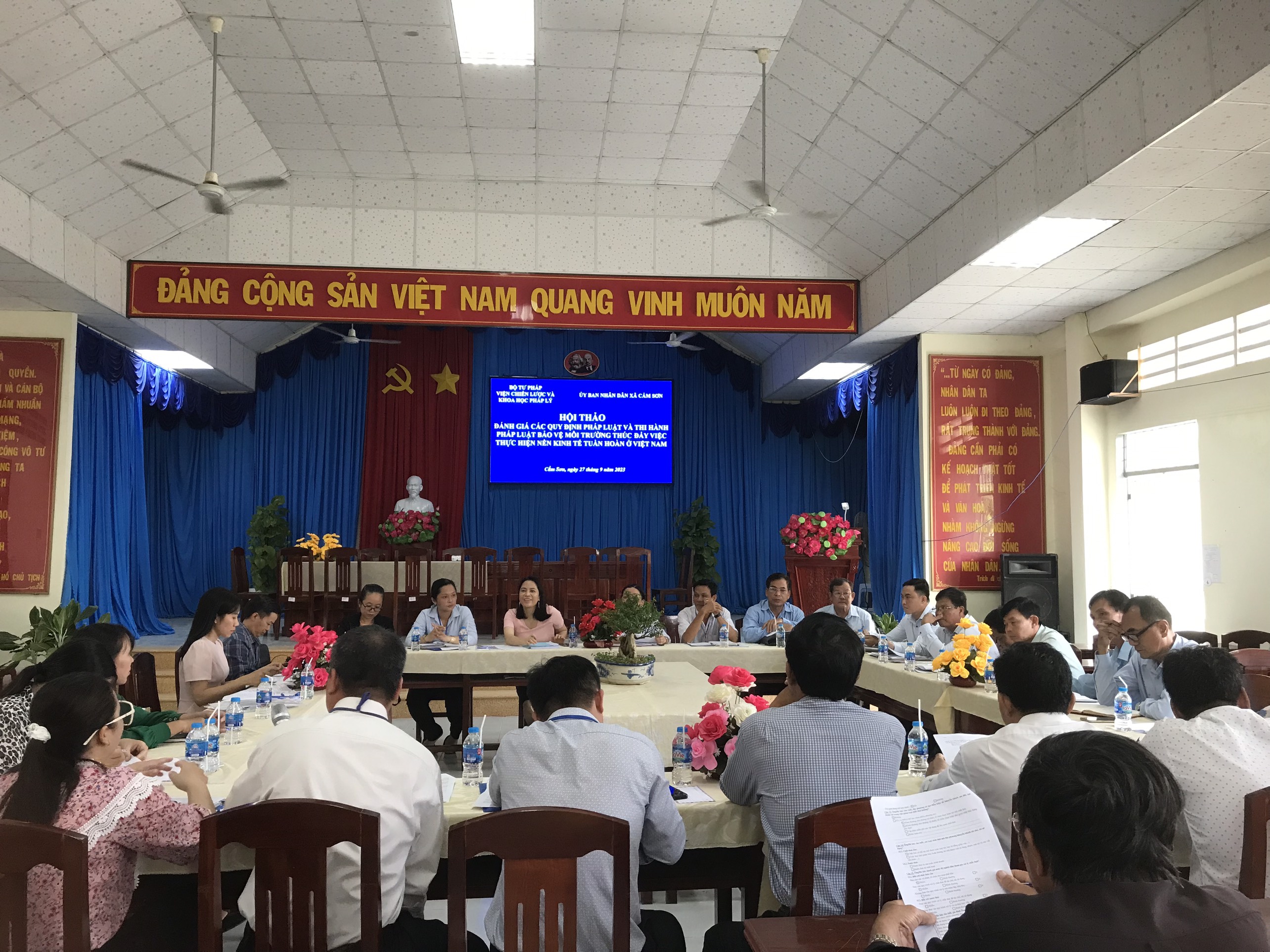 Hoạt động khảo sát nhiệm vụ môi trường năm 2023: "Đánh giá các quy định pháp luật và thực tiễn thi hành pháp luật bảo vệ môi trường thúc đẩy vệc thực hiện kinh tế tuần hoàn ở Việt Nam hiện nay và kiến nghị hoàn thiện"