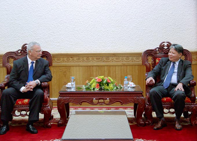 Justice Minister received outgoing US Ambassador