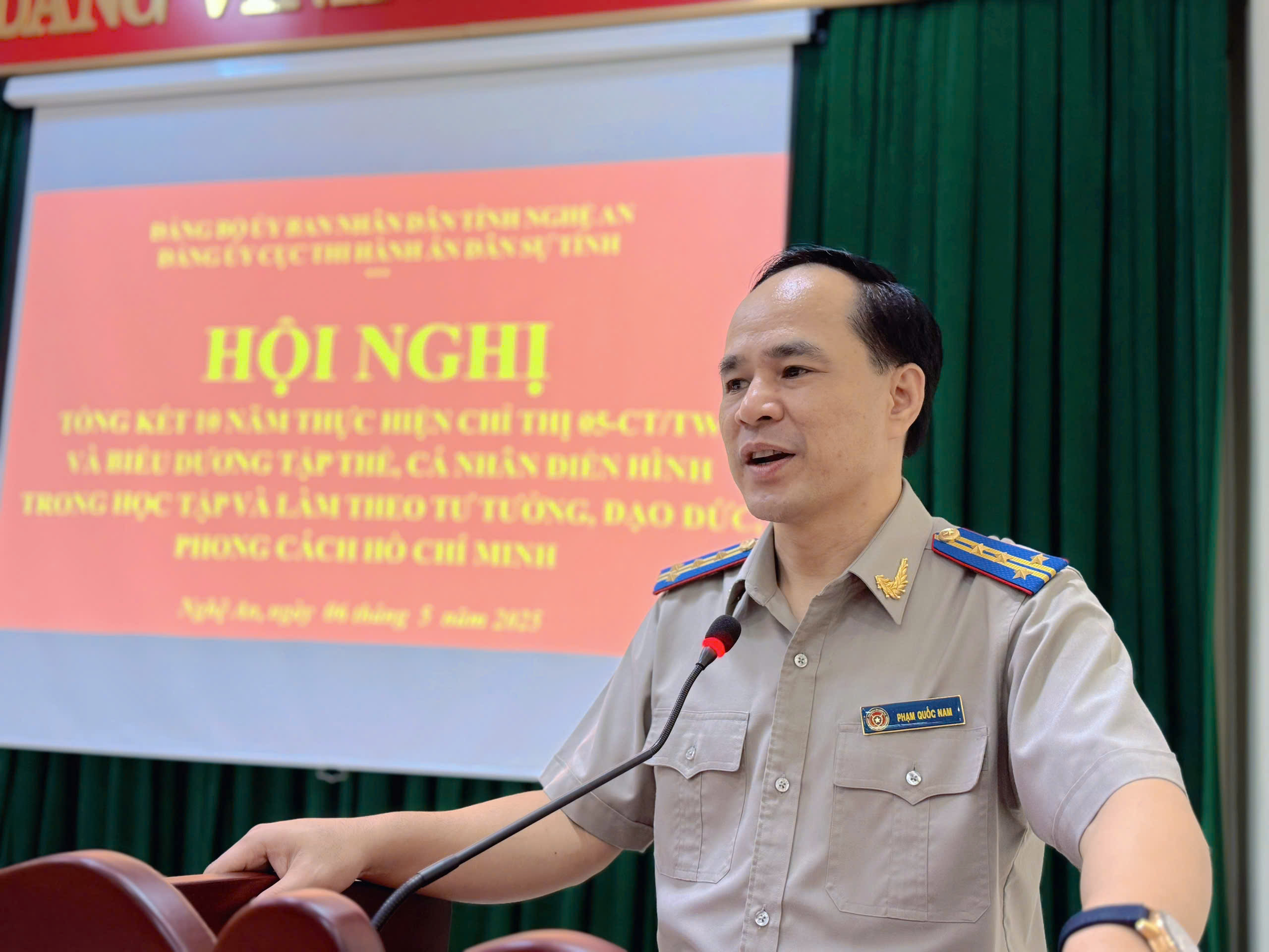 Đảng ủy Cục Thi hành án dân sự tỉnh Nghệ An tổ chức Hội nghị Tổng kết 10 năm thực hiện Chỉ thị 05-CT/TW, biểu dương, khen thưởng tập thể, cá nhân điển hình trong học tập và làm theo tư tưởng, đạo đức, phong cách Hồ Chí Minh.