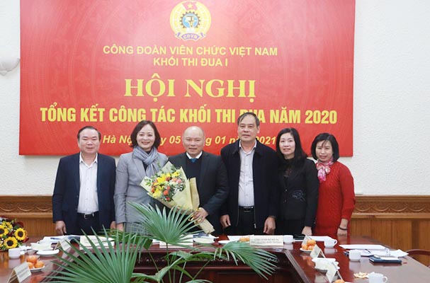 Tiếp tục đổi mới nội dung, biện pháp tổ chức thực hiện các phong trào thi đua