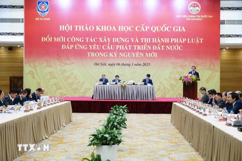 Đổi mới tư duy xây dựng, thi hành pháp luật đáp ứng nhu cầu phát triển đất nước