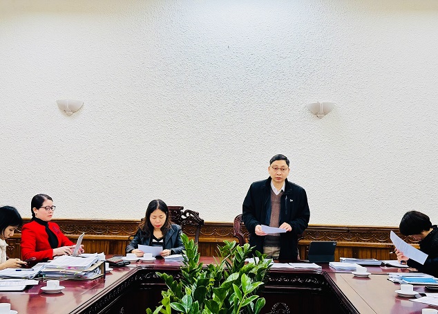 Ông Trần Anh Đức, Phó Vụ trưởng Vụ Các vấn đề chung về xây dựng pháp luật, chủ trì cuộc họp