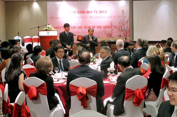 Ministry of Justice met with Ambassadors and representatives of foreign donors in Vietnam