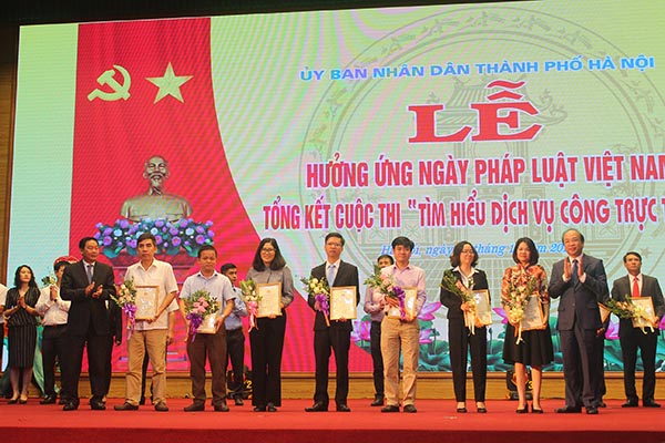 Hà Nội tổ chức lễ hưởng ứng Ngày Pháp luật