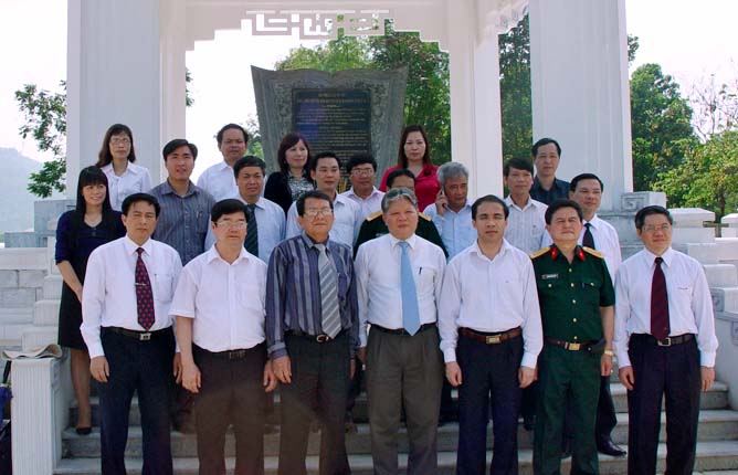 Tập thể Lãnh đạo