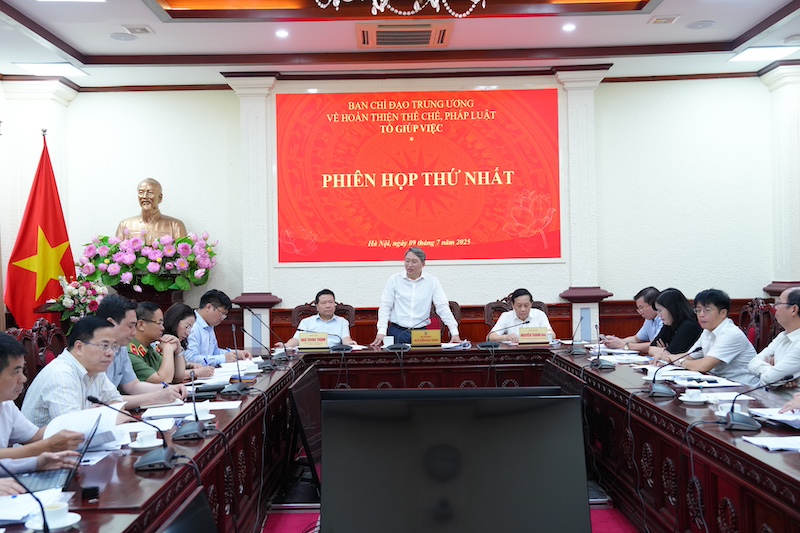 Phiên họp thứ nhất của Tổ Giúp việc của Ban Chỉ đạo Trung ương về hoàn thiện thể chế, pháp luật