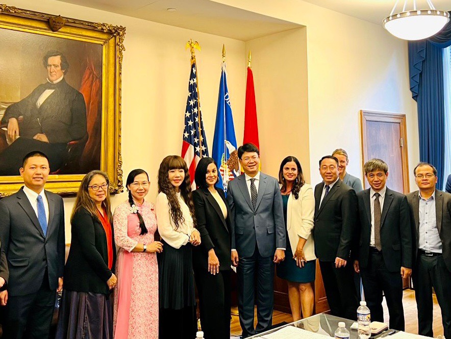 Khảo sát, nghiên cứu về chuyển đổi số trong công tác tiếp cận pháp luật tại Hoa Kỳ và Canada