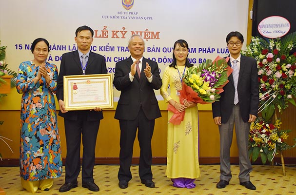 Chú trọng kiểm tra các văn bản liên quan trực tiếp đến quyền lợi của người dân, doanh nghiệp