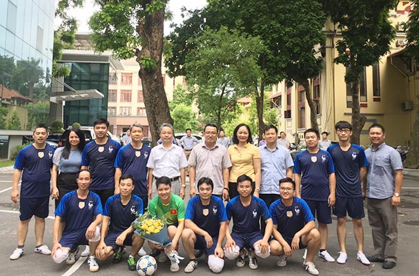 Chính thức diễn ra Giải bóng đá Chào mừng thành lập Ngành 28/8