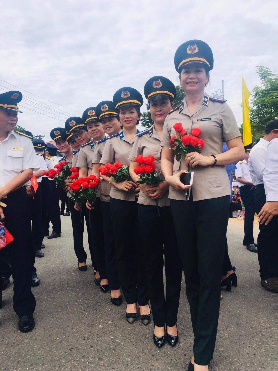 KHI MỘT TẬP THỂ CÔNG CHỨC LÀ 100% NỮ CỦA CHI CỤC THI HÀNH ÁN DÂN SỰ HUYỆN VĨNH LINH