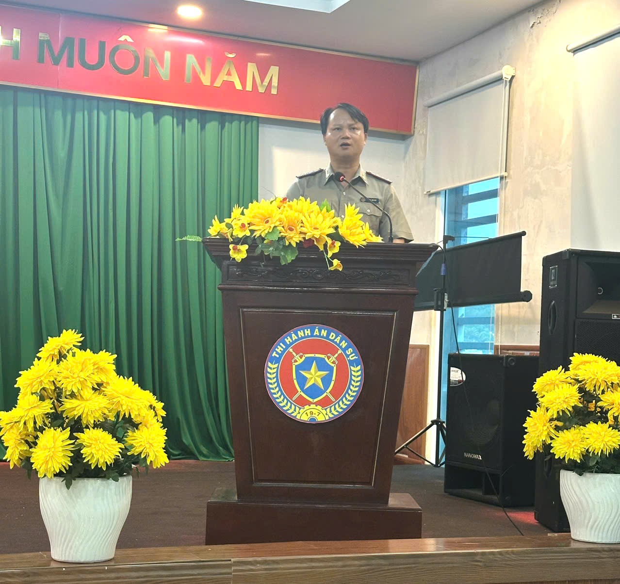 Lãnh đạo Ủy ban nhân dân huyện Diên Khánh thăm và chúc tết Chi cục Thi hành án dân sự huyện Diên Khánh