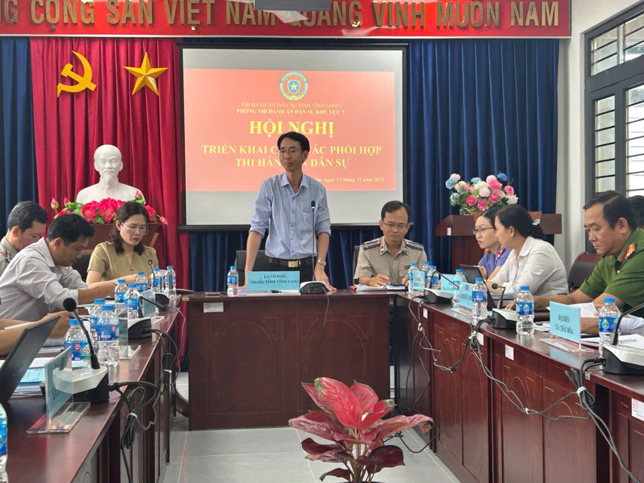 Phòng Thi hành án dân sự Khu vực 7 tỉnh Vĩnh Long sơ kết công tác phối hợp