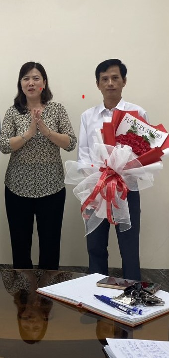 Ban chấp hành Công đoàn cơ sở Chi cục Thi hành án dân sự, Tòa án nhân dân, Viện kiểm sát nhân dân huyện Năm Căn, tổ chức cho phụ nữ ba cơ quan họp mặt, tuyên truyền Kỷ niệm 111 năm Ngày Quốc tế Phụ nữ 8-3