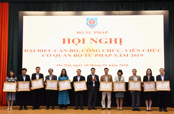 Tiếp tục chăm lo hơn nữa cho đời sống của cán bộ, công chức, viên chức Bộ Tư pháp