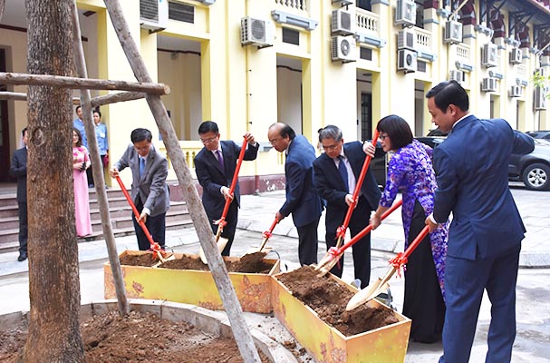 quan-tri-hoat-dong-cua-lanh-dao-