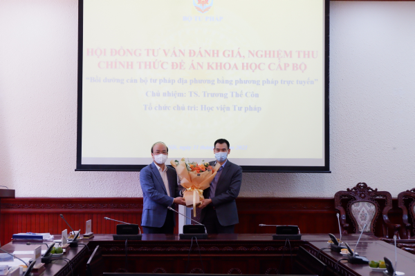 Hội đồng tư vấn đánh giá, nghiệm thu chính thức đề án khoa học cấp Bộ “Bồi dưỡng cán bộ tư pháp địa phương bằng phương pháp trực tuyến”