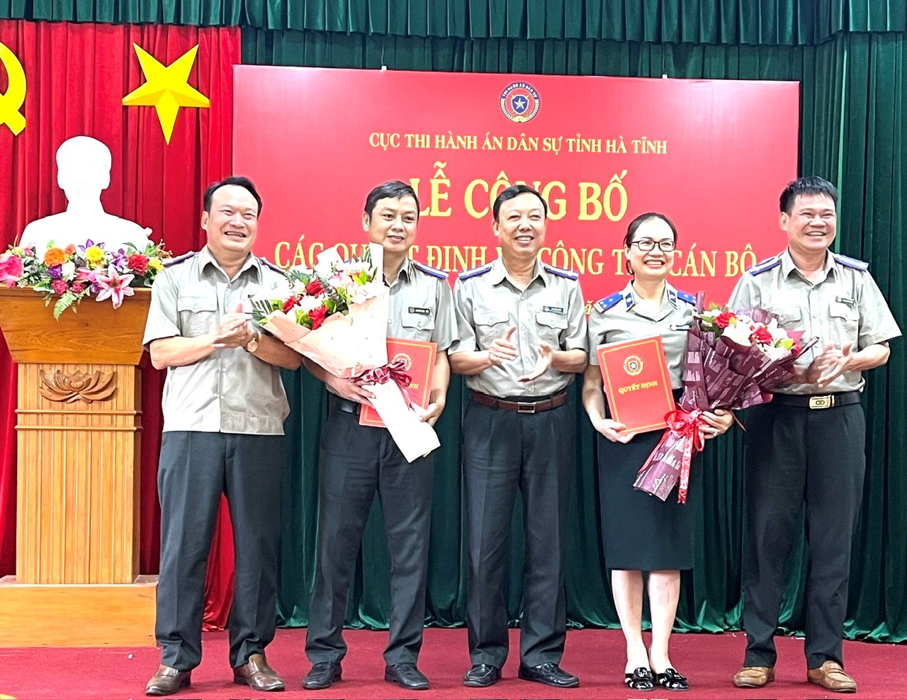 Lễ công bố và trao Quyết định điều động, bổ nhiệm Chánh văn phòng và Trưởng phòng Tổ chức cán bộ