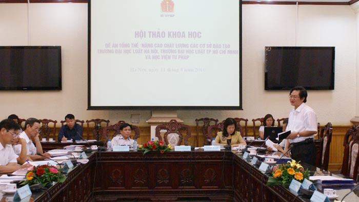 ĐB Hội luật gia phát biểu