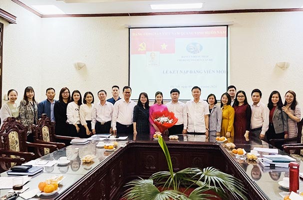 Chi bộ Vụ Tổ chức cán bộ tổ chức Lễ kết nạp đảng viên mới và sinh hoạt chuyên đề