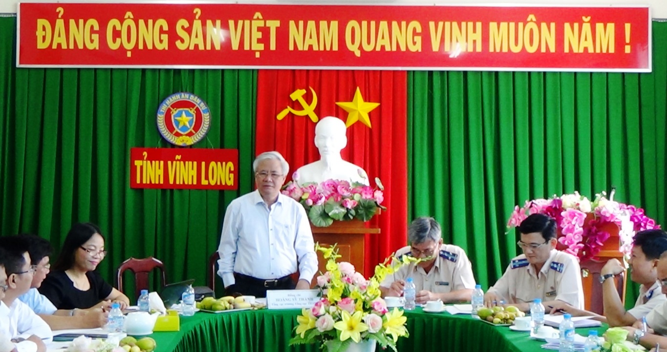 Đồng chí Hoàng Sỹ Thành, Tổng cục trưởng Tổng cục Thi hành án dân sự và Đoàn công tác làm việc tại Cục Thi hành án dân sự tỉnh Vĩnh Long