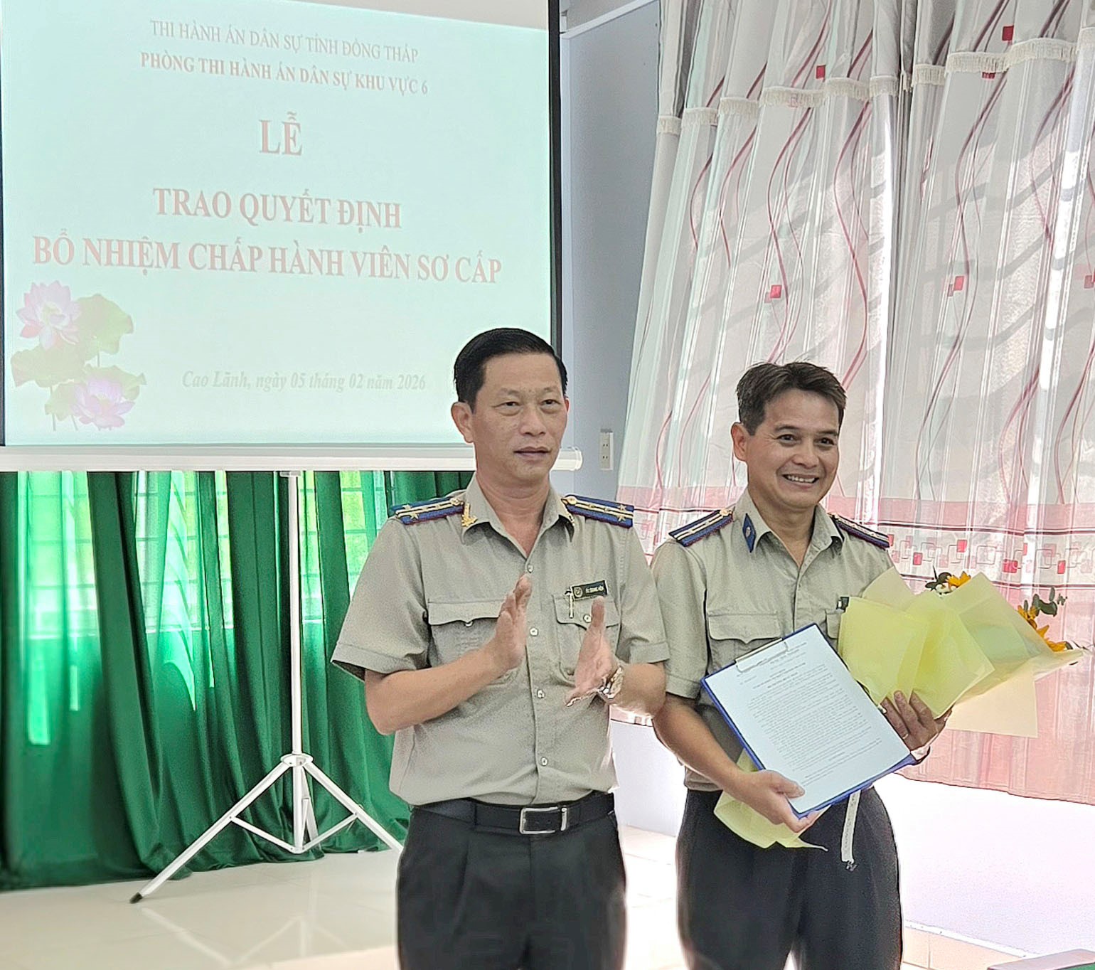 Thi hành án dân sự tỉnh Đồng Tháp công bố và trao quyết định bổ nhiệm Chấp hành viên sơ cấp