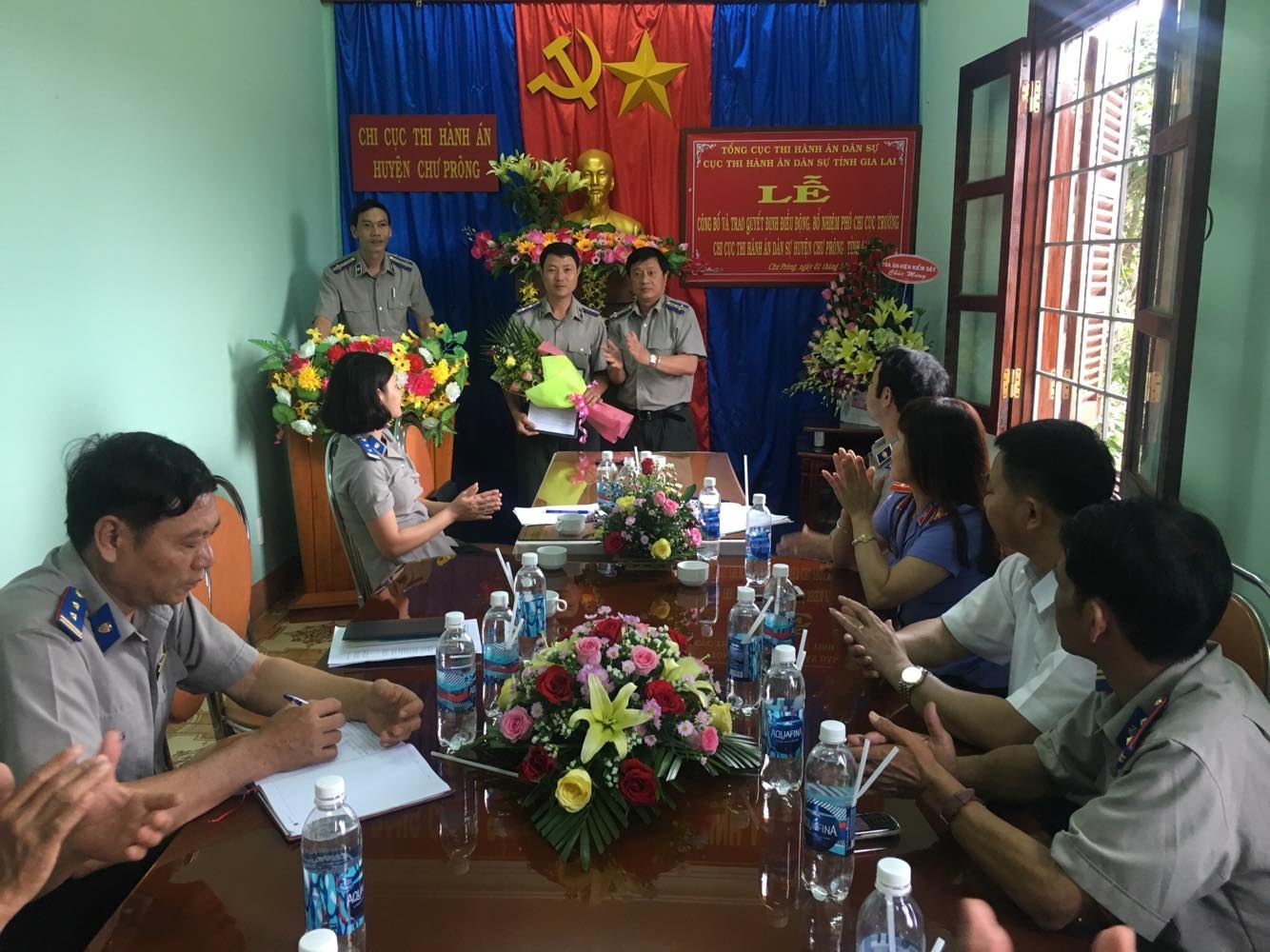 TRAO QUYẾT ĐỊNH ĐIỀU ĐỘNG, BỔ NHIỆM  PHÓ CHI CỤC TRƯỞNG CHI CỤC THADS HUYỆN CHƯ PRÔNG