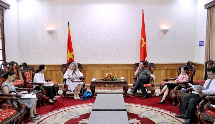 Deputy Minister Hoang The Lien received Ms Victoria Sutherland, Counsellor of Canadian Embassy to Vietnam