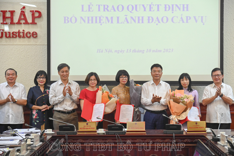 Bộ Tư pháp bổ nhiệm 3 lãnh đạo cấp vụ