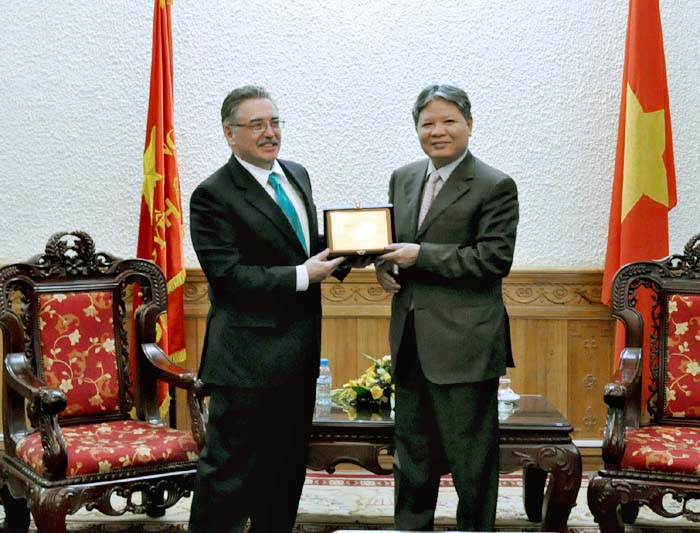 JPP Team Leader, Mr. Gilles Blanchi, came to say farewel to Minister of Justice