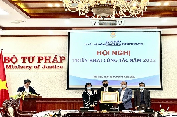 Vụ Các vấn đề chung về xây dựng pháp luật: Hoàn thành xuất sắc Kế hoạch công tác năm 2021 và các nhiệm vụ được giao