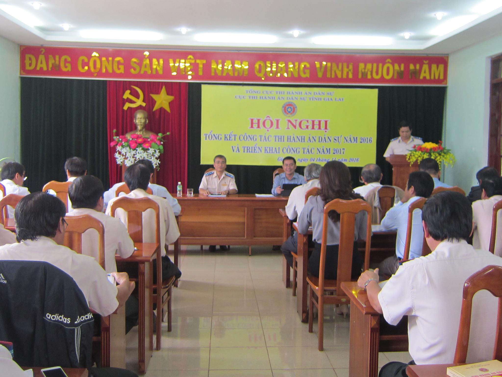 CỤC THI HÀNH ÁN DÂN SỰ TỈNH GIA LAI TỔ CHỨC HỘI NGHỊ TỔNG KẾT CÔNG TÁC THI HÀNH ÁN DÂN SỰ NĂM 2016 VÀ TRIỂN KHAI CÔNG TÁC NĂM 2017