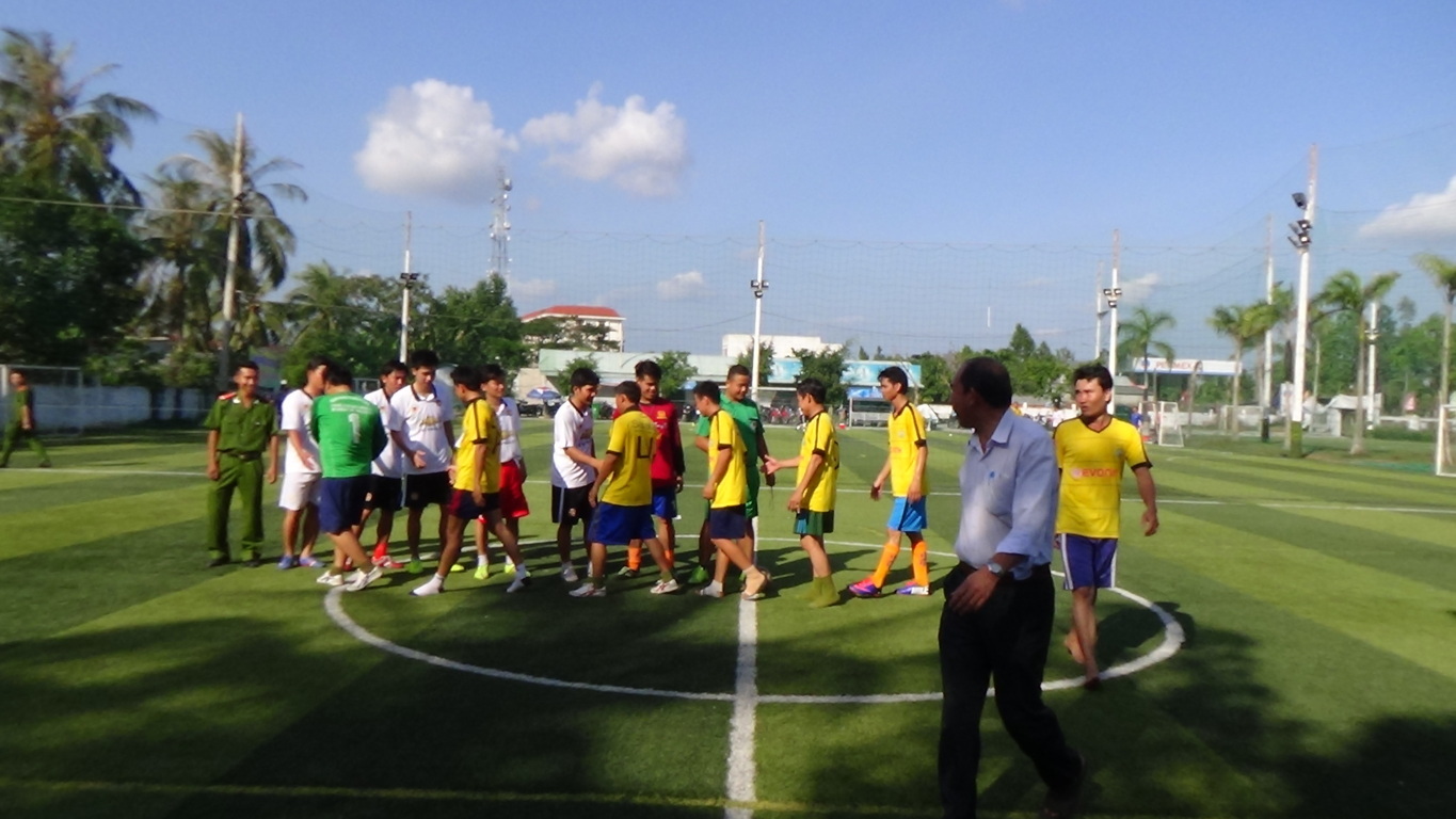 15012016Giao luu bong da (2)