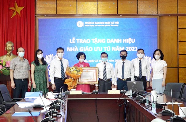 Đại học Luật Hà Nội công bố nhiều quyết định quan trọng