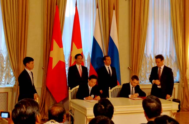 Singing of a Cooperation Program for the Period 2013 – 2014 between the Ministry of Justice of the Socialist Republic of Vietnam and the Ministry of Justice of the Russian Federation