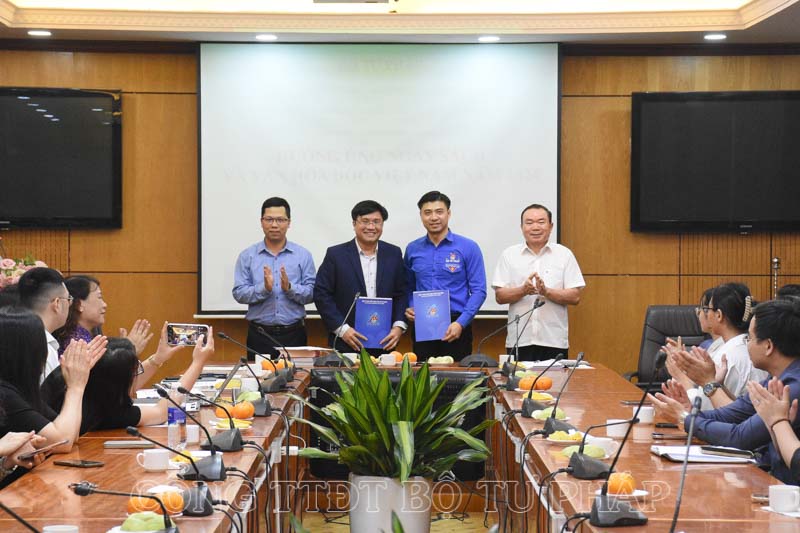 Hưởng ứng ngày sách và văn hóa đọc Việt Nam năm 2024