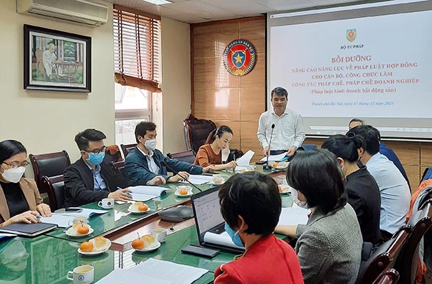 Bồi dưỡng nâng cao năng lực về pháp luật hợp đồng cho cán bộ, công chức làm công tác pháp chế, pháp chế doanh nghiệp