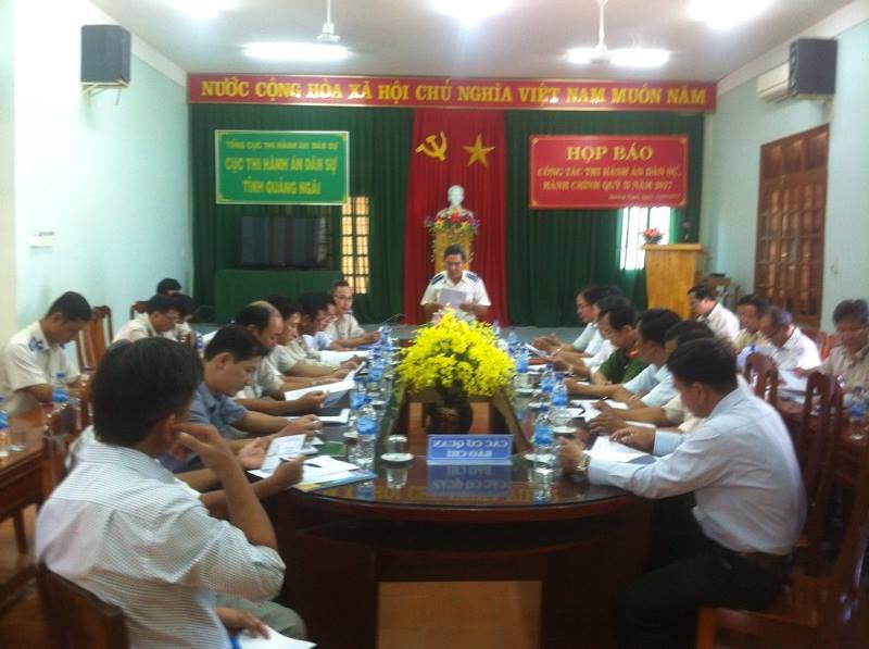 CỤC THI HÀNH ÁN DÂN SỰ TỈNH QUẢNG NGÃI TỔ CHỨC HỌP BÁO QUÝ II NĂM 2017