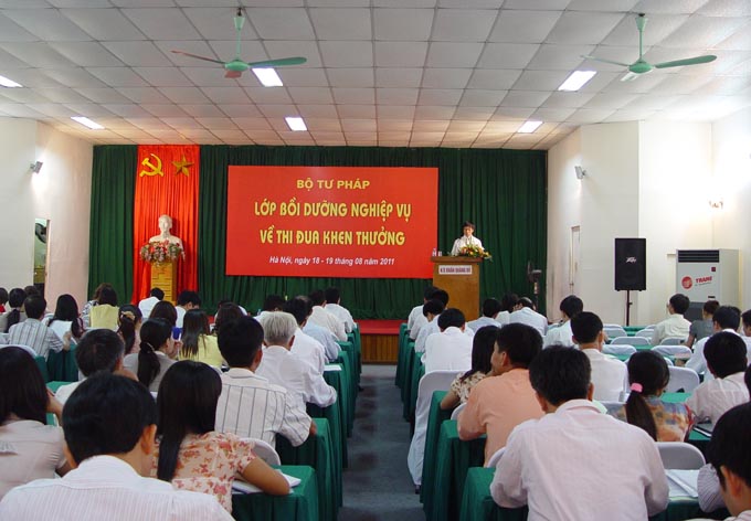 The fostering course on professional knowledge of emulation and commendation to open