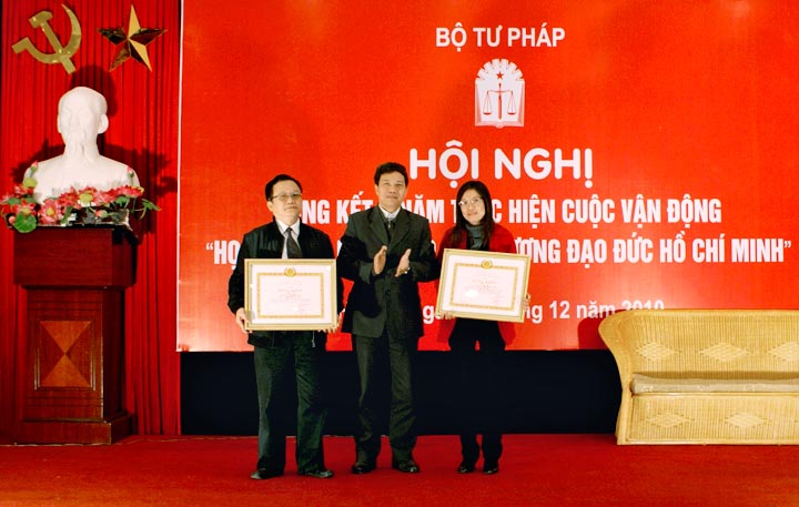 Trao tặng bằng khen_ ảnh 5