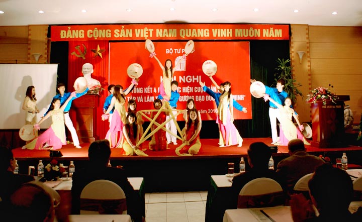 Tiết mục văn nghệ chào mừng Hội nghị