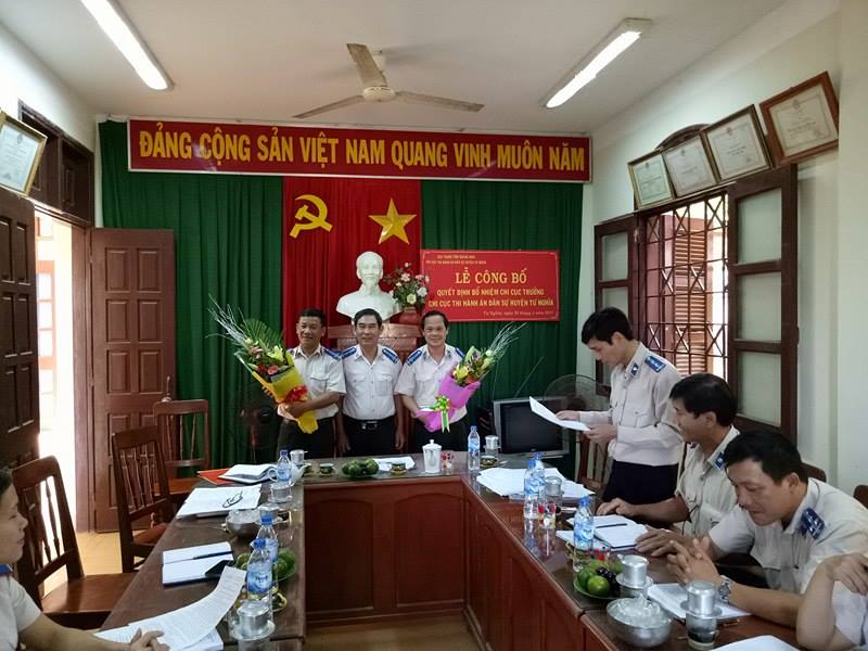 Công bố Quyết định điều động, bổ nhiệm và bàn giao công tác tại Chi cục Thi hành án dân sự huyện Tư Nghĩa và Mộ Đức