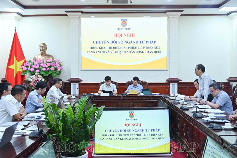 Đánh giá kỹ nhu cầu ứng dụng công nghệ thông tin, chuyển đổi số trong từng lĩnh vực của bộ,ngành Tư pháp