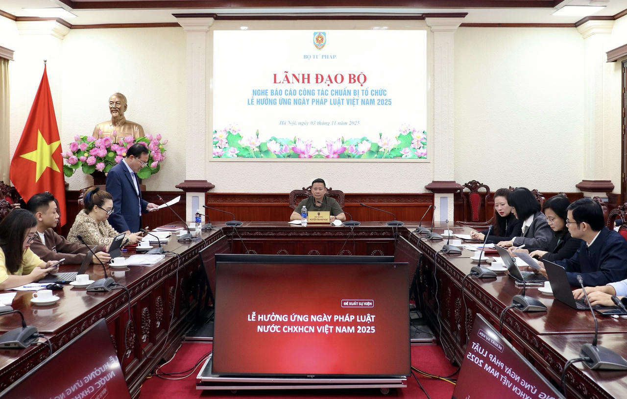 Hoàn thiện công tác chuẩn bị Lễ hưởng ứng Ngày Pháp luật Việt Nam 2025