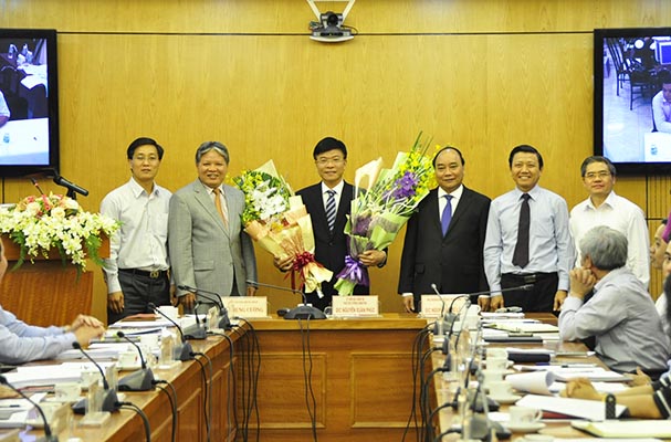 Trao Quyết định điều động, bổ nhiệm đồng chí Lê Thành Long giữ chức Thứ trưởng Bộ Tư Pháp